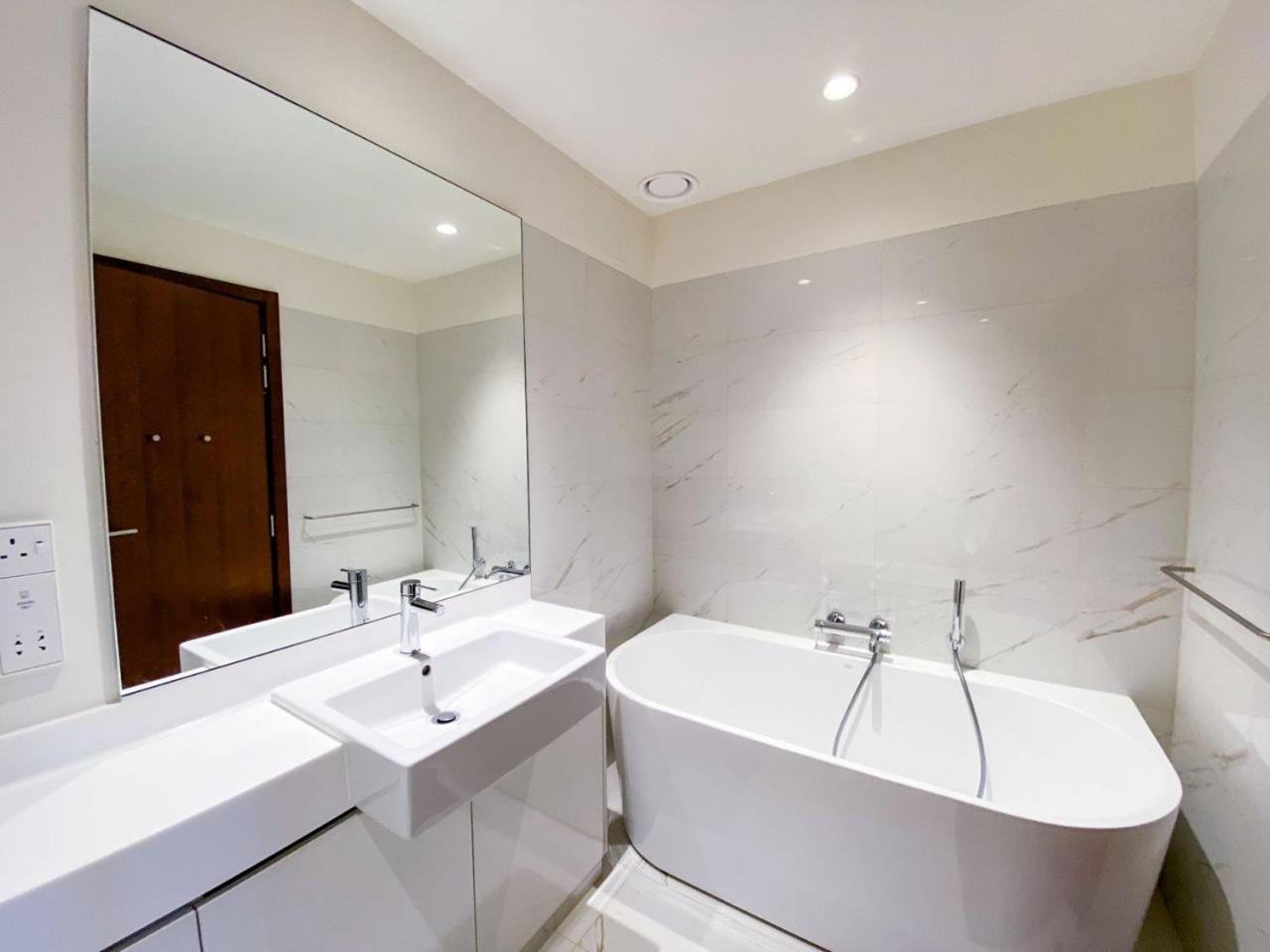 Brand New Water Front Luxury Cinnamon Suites Apartment In Heart Of Colombo City Экстерьер фото